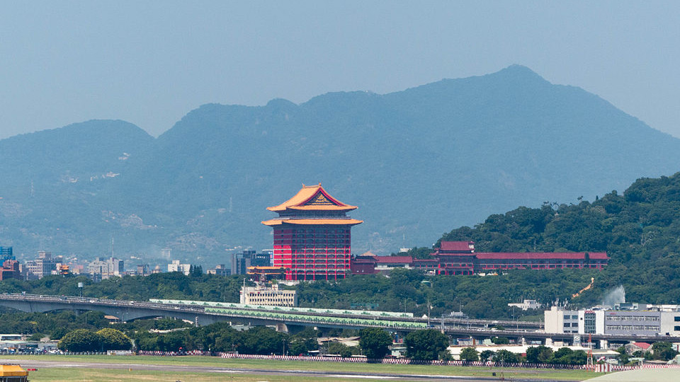 台北のランドマーク、圓山大飯店 (Wikimediaより)